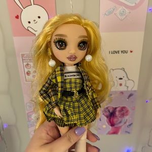 Rainbow High Lot with 6 Dolls and lots of accessories